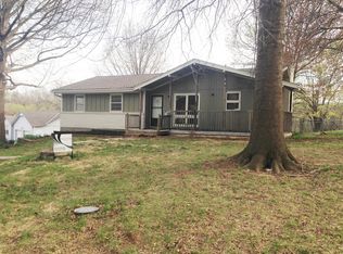 8900 Evanston Way, Kansas City, MO 64138
