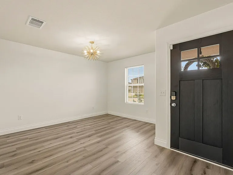 6810 Cortenridge Ln — Photo 5