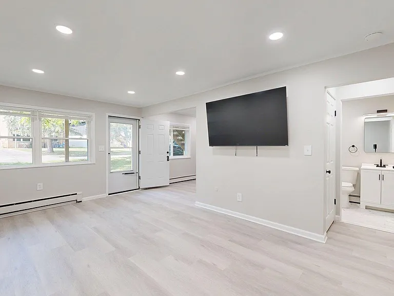 124 Allen Dr #1 — Photo 12