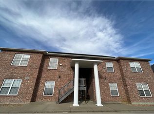 1196 Pebblecreek Dr #D, Warrensburg, MO 64093