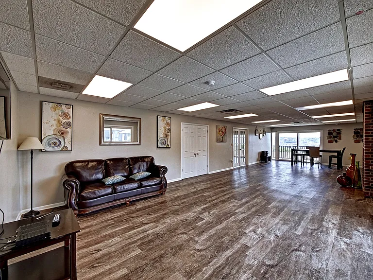 Highland Club Apartments — Photo 27