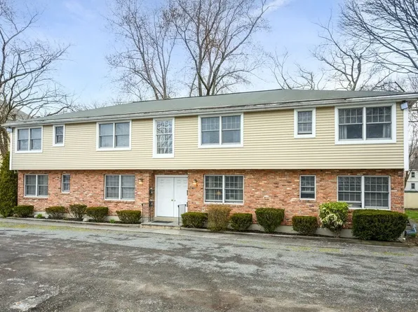 12R Water St APT 4, Danvers, MA 01923