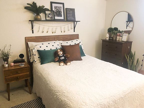 “Bedroom” #4 in basement 