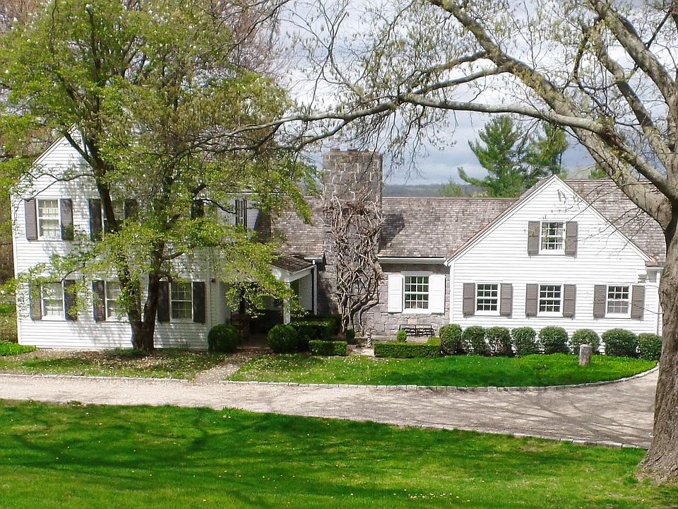 22 Old Litchfield Road