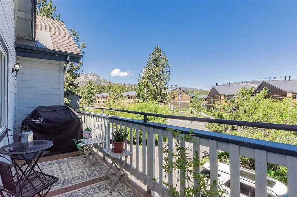 1 bed, 1200 sqft, $1,700 — Photo 2