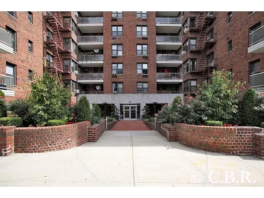 Sold by Coldwell Banker Reliable Real Estate | media 7