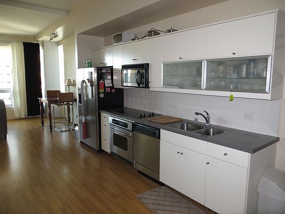 3rd image of 350 W Ash St Unit 1002