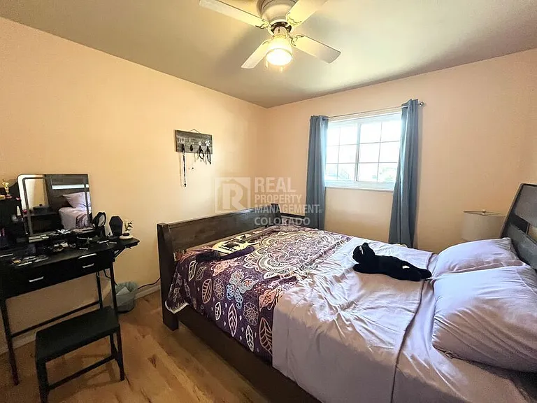 811 Holmes Dr — Photo 10