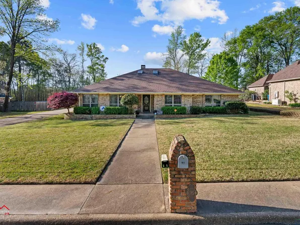 26 Woodbox Dr, Henderson, TX 75652