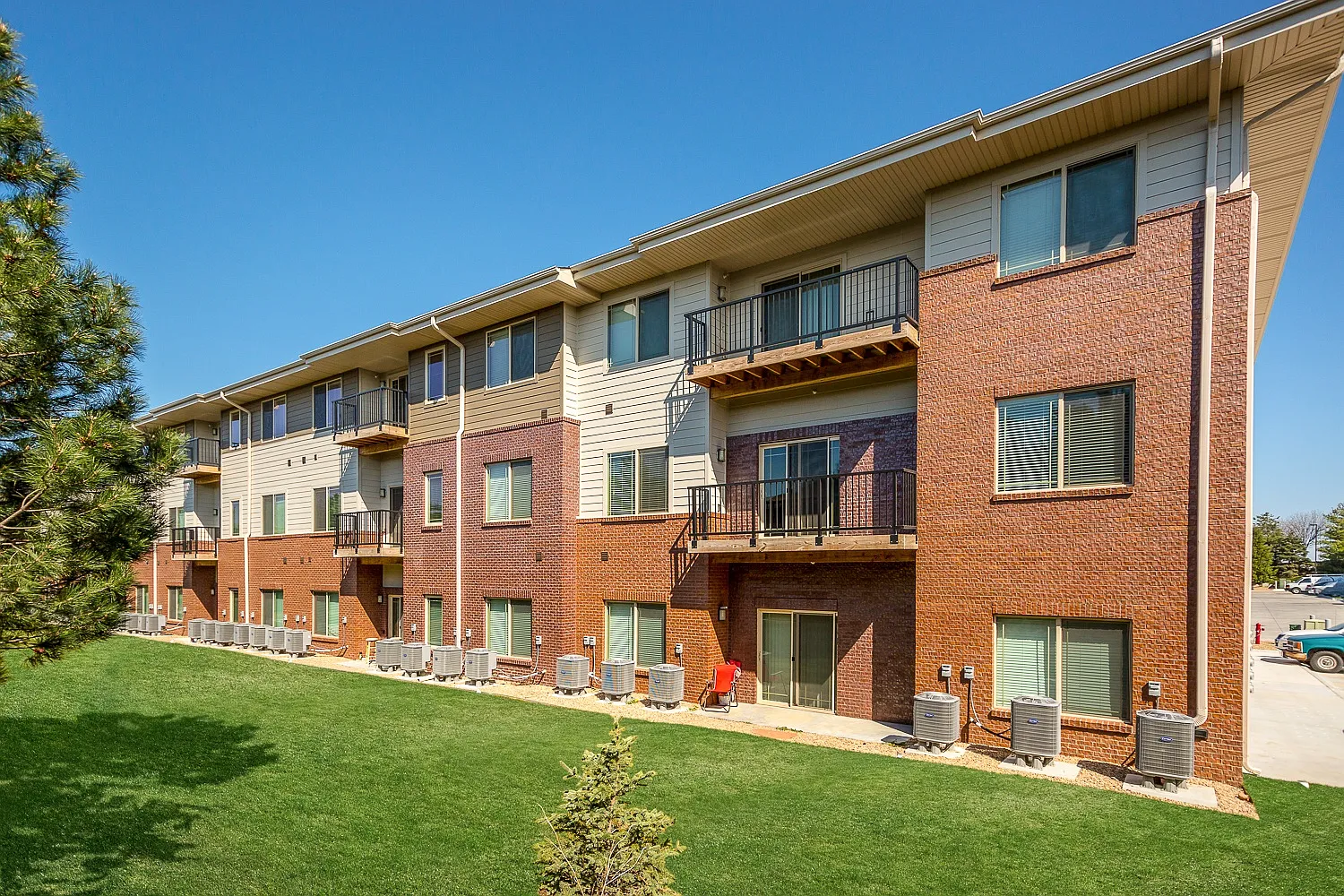 Timberline Apartments — Photo 3