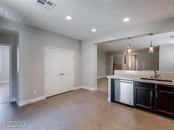 5th image of 487 Astillero St