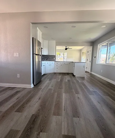 2117 E Division St — Photo 25