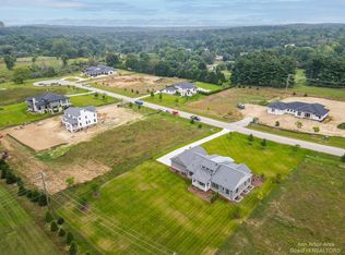 1114 Pine Ridge Ct, Ann Arbor, MI 48103