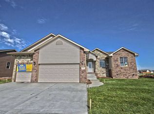 1231 N Lake Ridge Dr, Derby, KS 67037