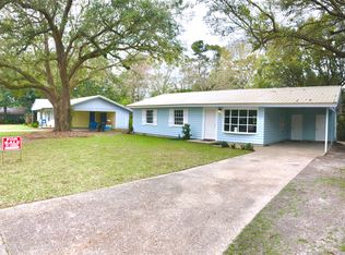 2 Evelyn Dr, Ocean Springs, MS 39564