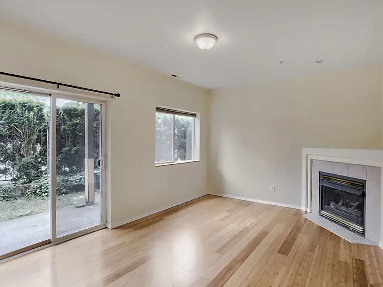 5264 NE 121st St #301 — Photo 12