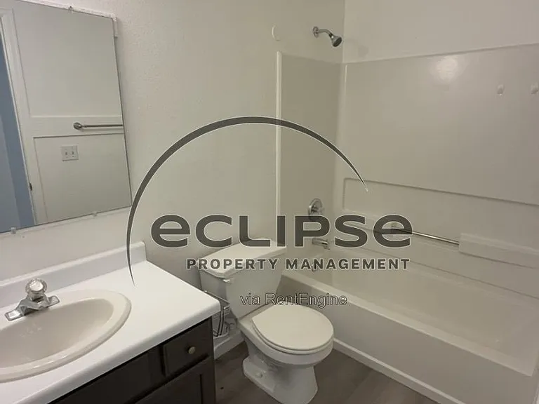 560 Huntington Point Ln — Photo 29
