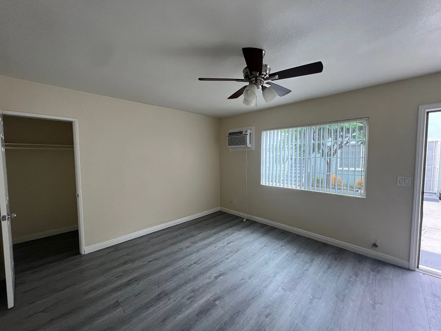 2 bed, 1.5 bath, 700 sqft, $2,400 — Photo 3