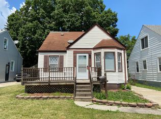 19961 Kenosha St, Harper Woods, MI 48225