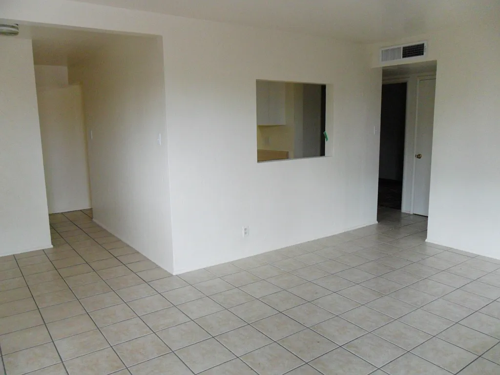 5 bed, 1808 sqft, $1,850 — Photo 3