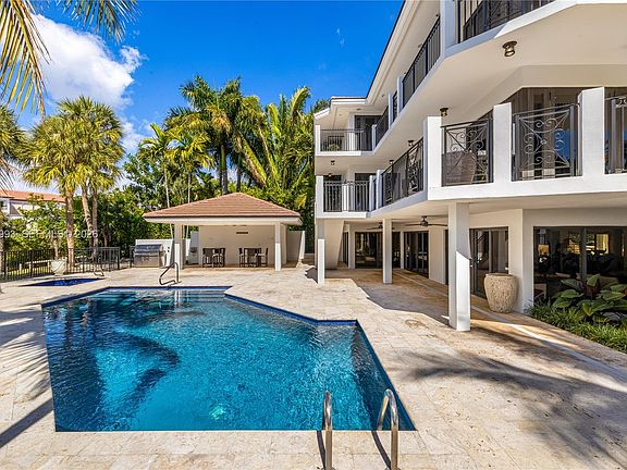 5th image of 460 Costanera Rd