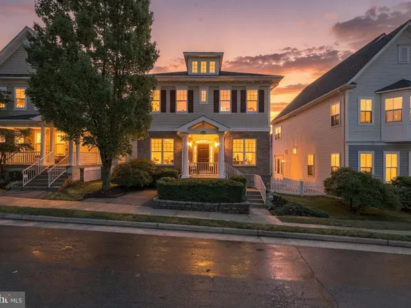 17439 Lethridge Cir, Round Hill, VA 20141