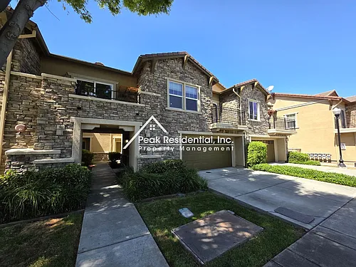 3301 N Park Dr Photo 1