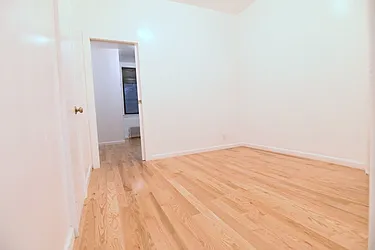 Rented by R New York