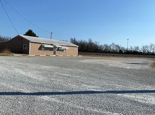 2 N Elm St, Fairland, OK 74343