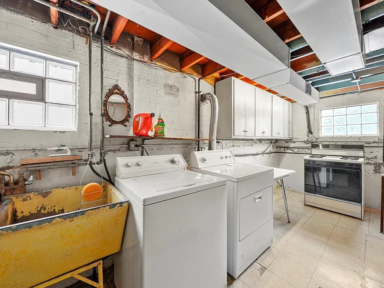 6023 S Parkside Ave — Photo 9