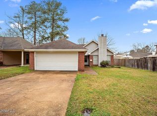 2028 Red Oak Dr, Brandon, MS 39042