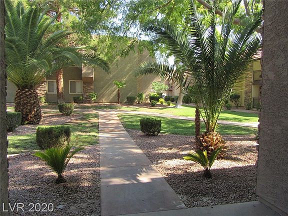 3rd image of 4954 River Glen Dr Unit 123