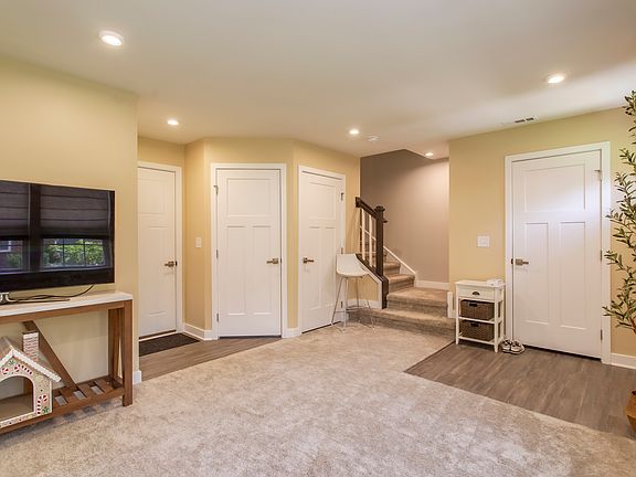 3rd image of 10619 Paige Cir