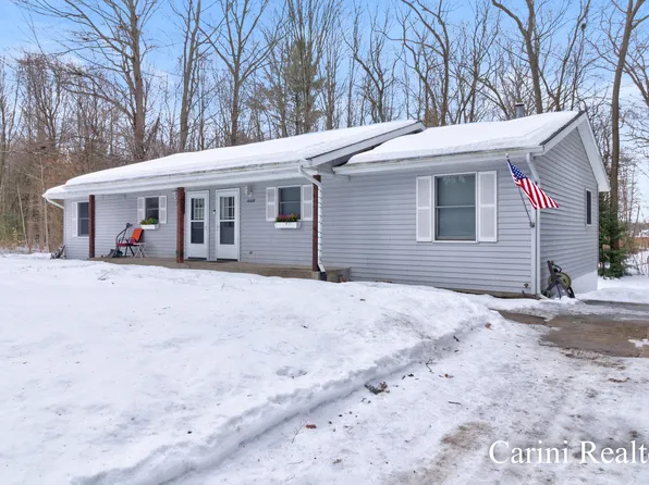 16484 Taft Rd, Spring Lake, MI 49456
