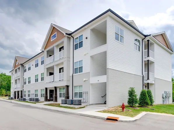 6411 Charlotte Road Cir #105, Nashville, TN 37209