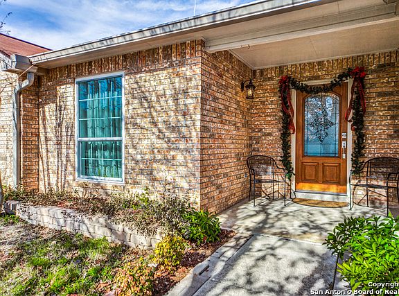 2nd image of 114 Cibolo Basin Dr