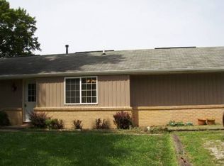 9 S Vermilion St, Indianola, IL 61850