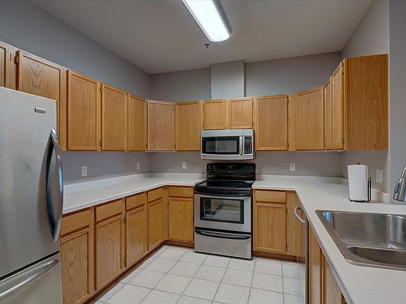 3rd image of 301 Harbour Town Dr APT 207
