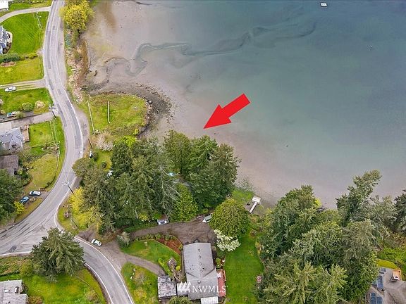 Where Phinney Bay meets Corbet Dr - a hidden oasis