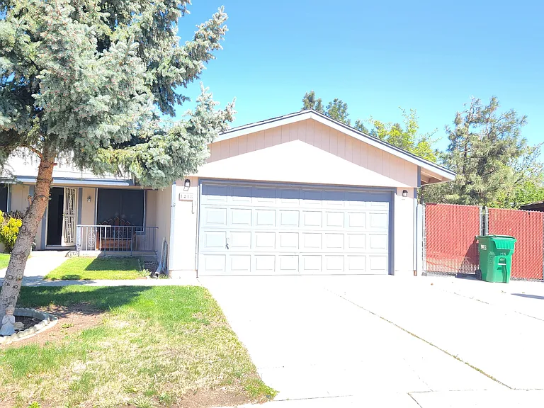 1418 Shady Oak Dr — Photo 1