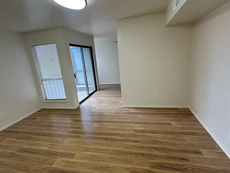 11510 N May Ave #303B — Photo 6