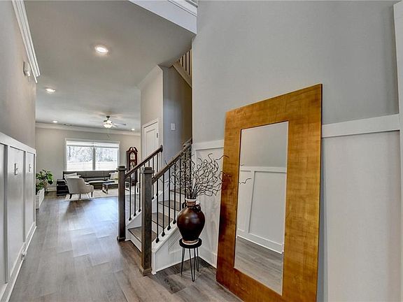 3rd image of 64 Jolly Trl