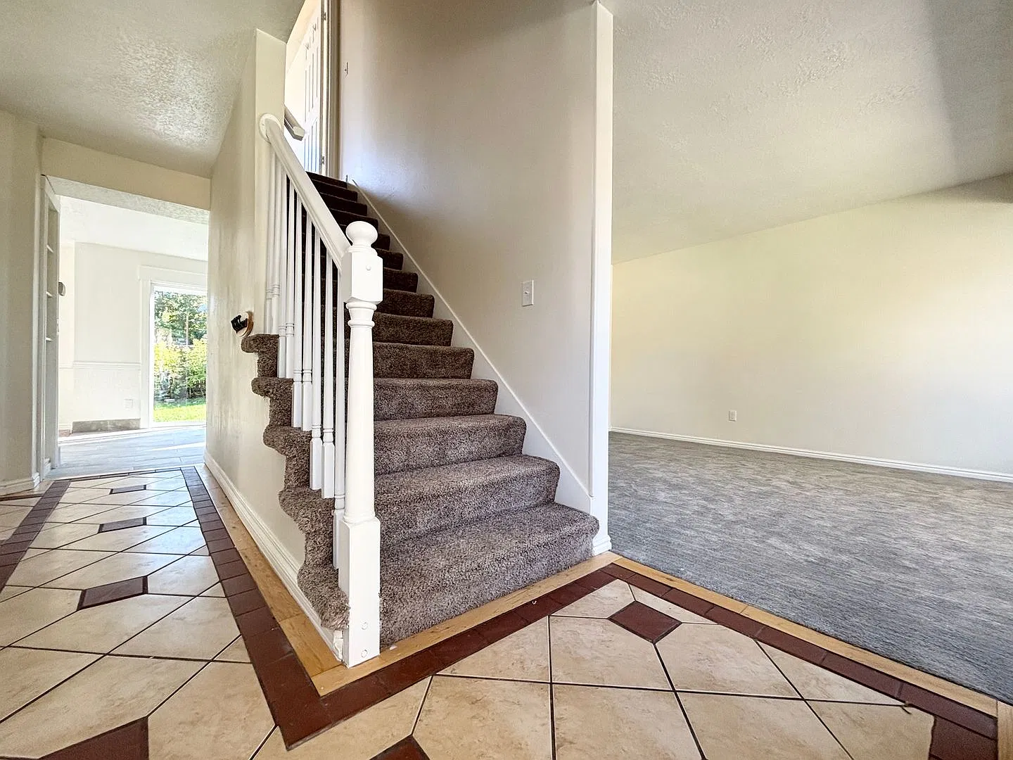 Unique Cape Cod Home in Sunset Hills! — Photo 2