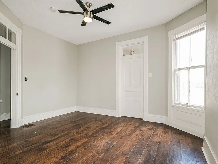 2821-2823 Henrietta Pl — Photo 10