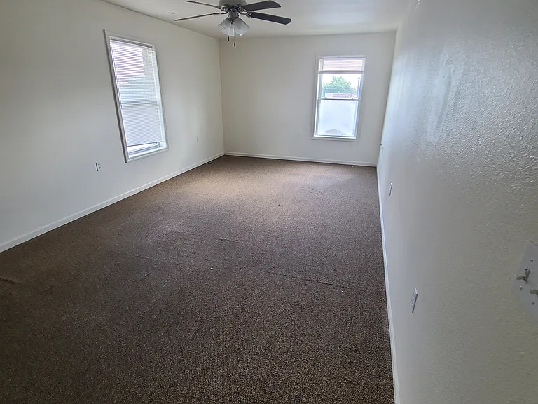 113 W 16th St #113 — Photo 23
