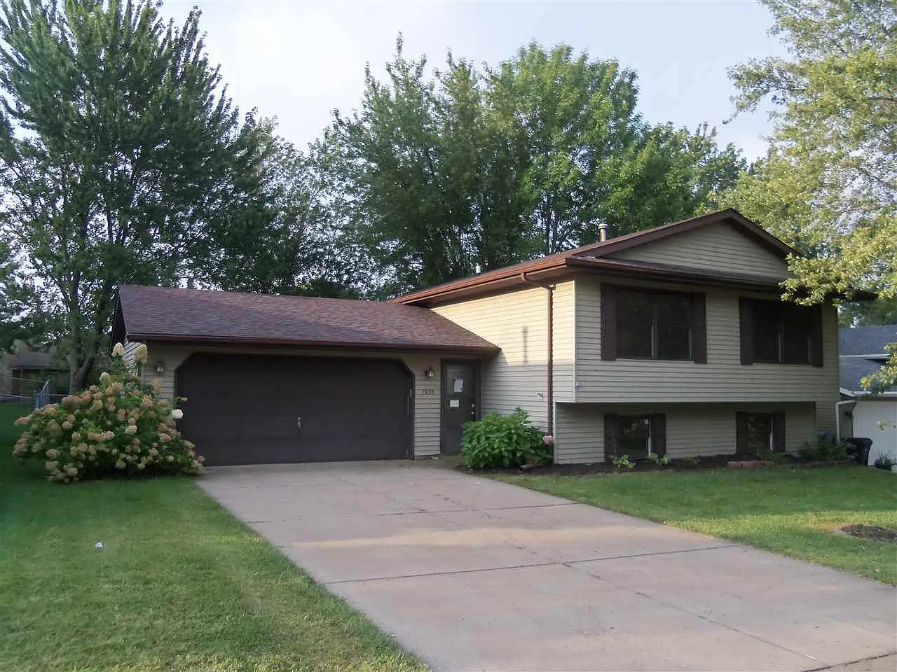 1539 W 48th St photo 1