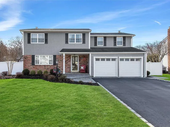 8 Sherry Lane, Hauppauge, NY 11788