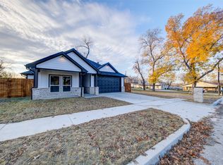 405 N Holman St, Decatur, TX 76234