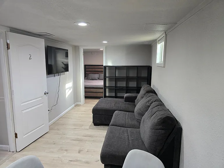 1 bed, 1.0 bath, 500 sqft, $1,600 — Photo 13