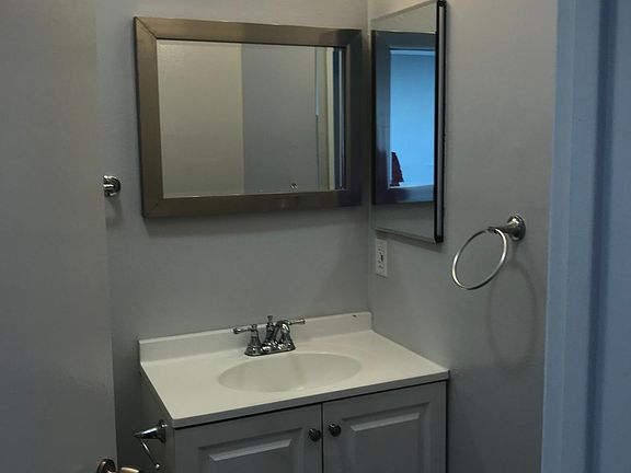 3rd image of 2107 N Beachwood Dr APT 303